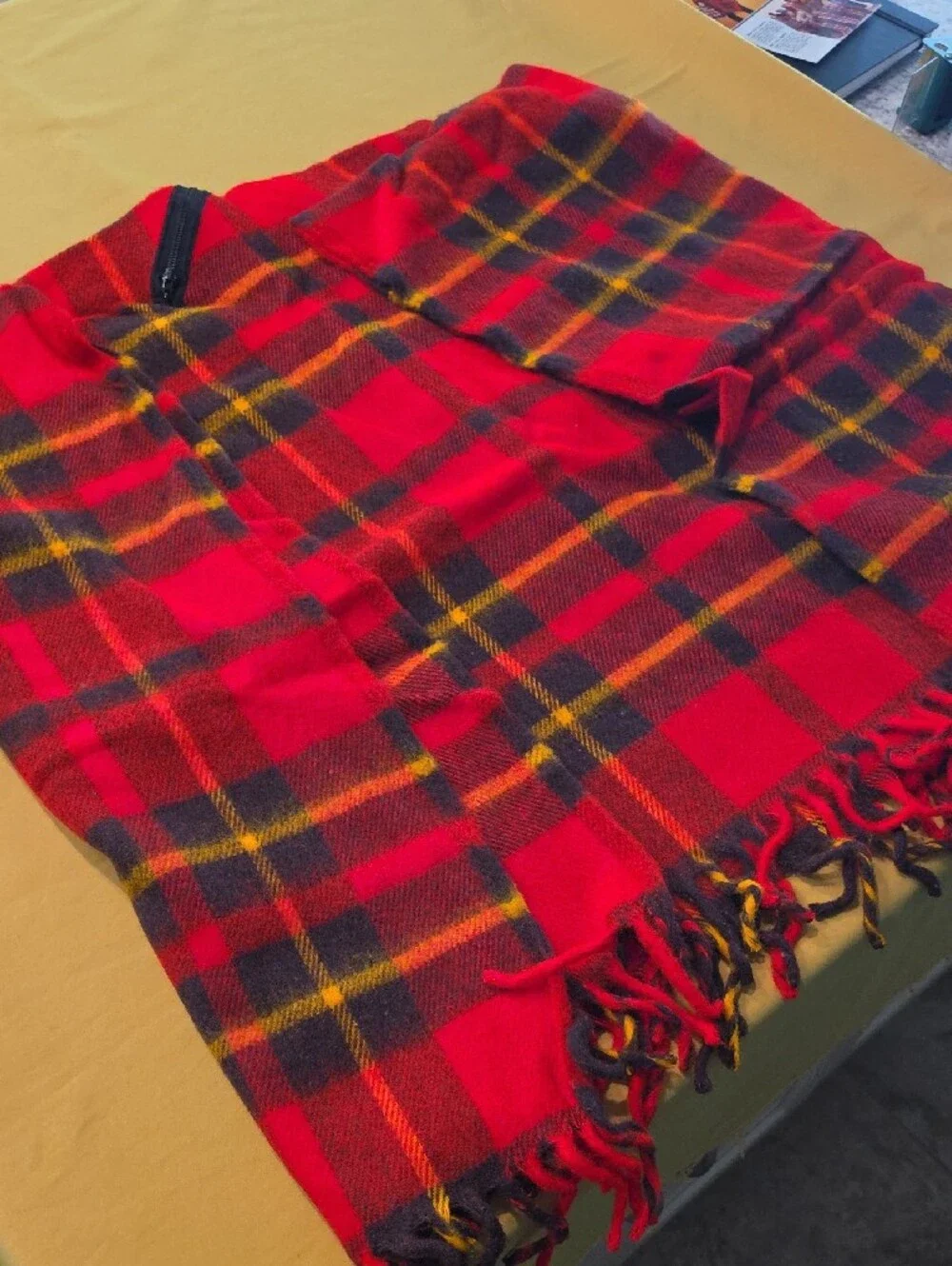 VTG Faribo Poncho Blanket Pak Red Plaid Stadium Throw Fringe New In Bag NOS